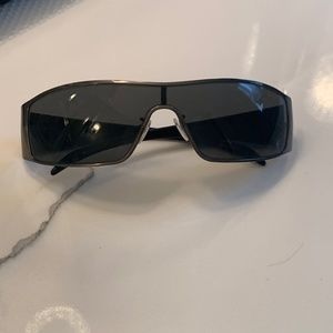 Gucci Iconic Vintage Wrap Sunglasses Style 1671/S